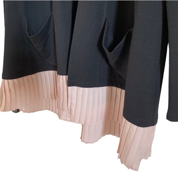 Logo Lounge By Lori Goldstein - Picture 3 of 7